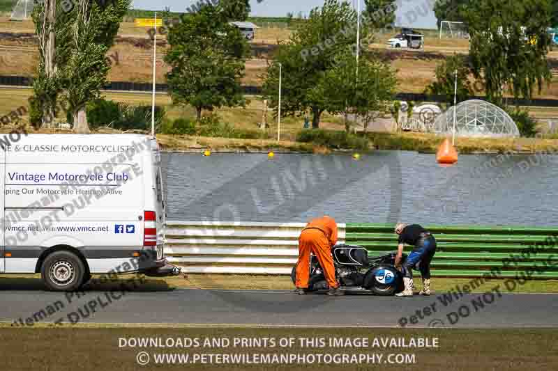 Vintage motorcycle club;eventdigitalimages;mallory park;mallory park trackday photographs;no limits trackdays;peter wileman photography;trackday digital images;trackday photos;vmcc festival 1000 bikes photographs